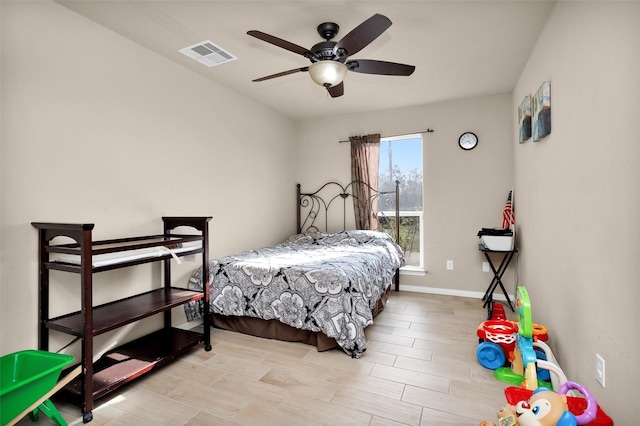 bedroom with ceiling fan