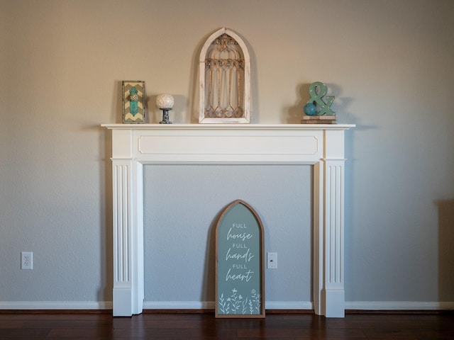 room details with hardwood / wood-style flooring