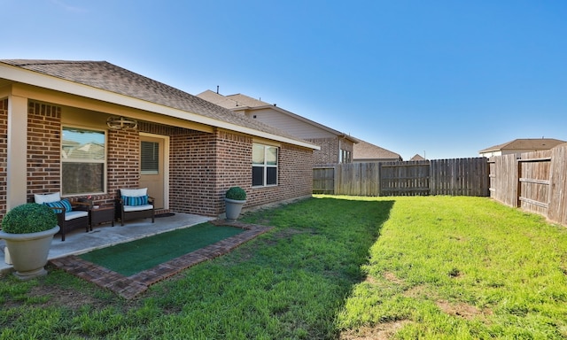 view of yard featuring a patio area