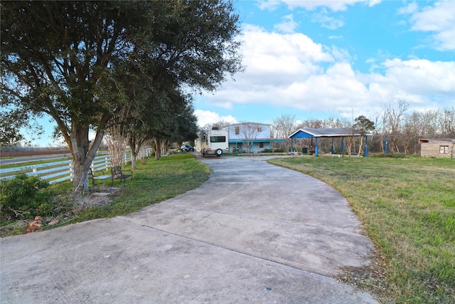 exterior space featuring a front yard