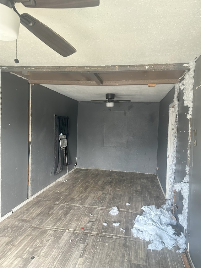 garage featuring ceiling fan