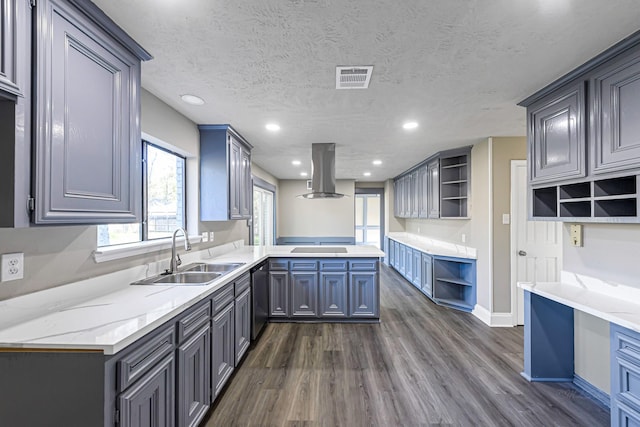 kitchen featuring kitchen peninsula, a textured ceiling, sink, exhaust hood, and dishwasher