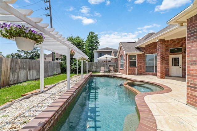 view of swimming pool featuring an in ground hot tub, a pergola, and a patio area