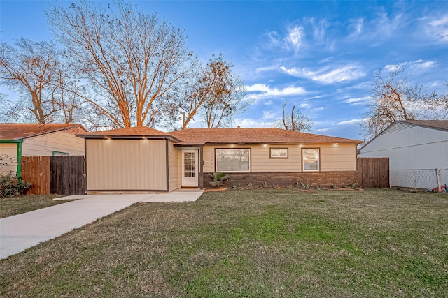 view of front of property with a front yard