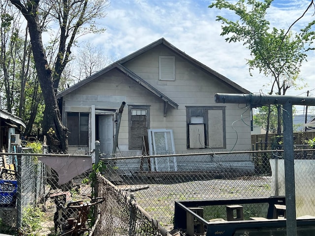 view of front facade