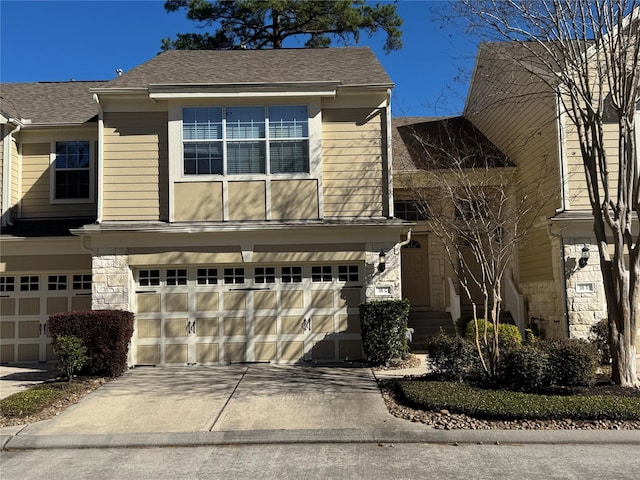 view of front facade featuring a garage