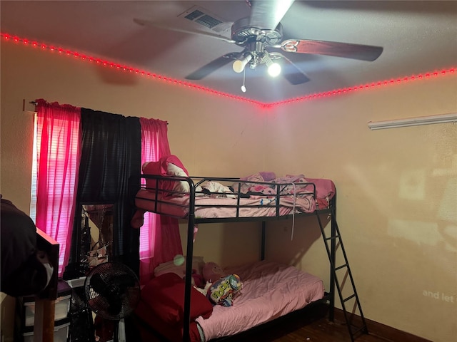 bedroom with ceiling fan