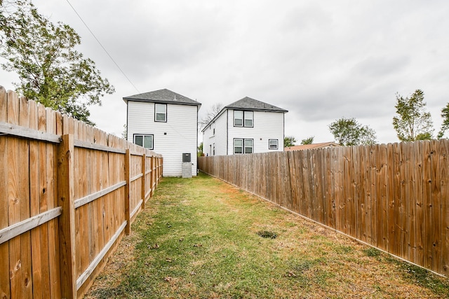 view of yard featuring a fenced backyard