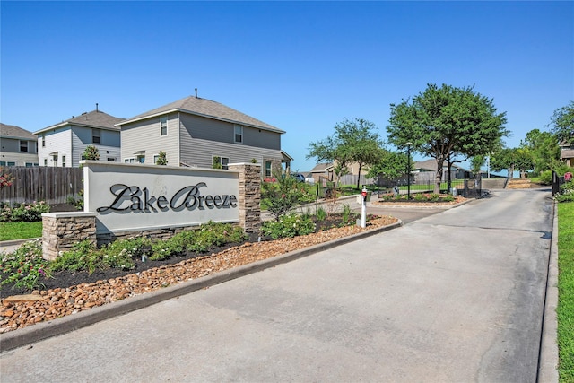 view of community / neighborhood sign