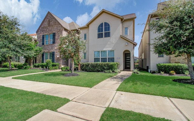 view of front of house with a front yard