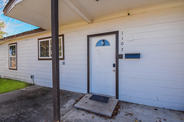 view of property entrance