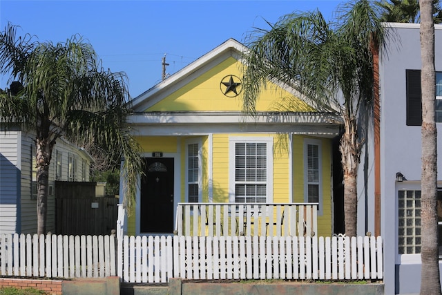 view of front of home featuring a porch