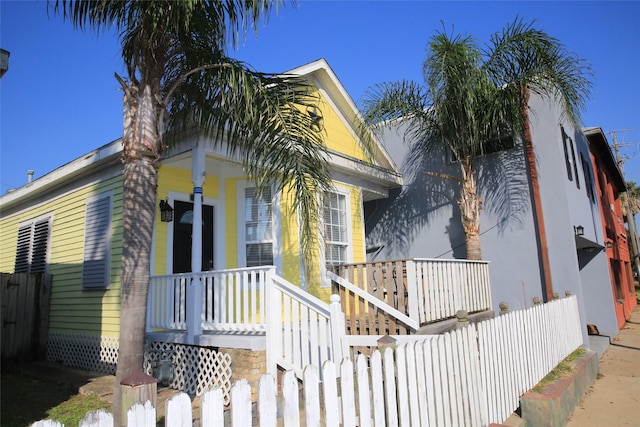 view of front facade with a porch