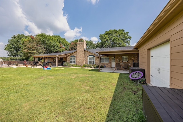 view of yard with a patio