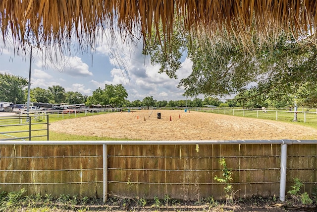 view of yard featuring a rural view