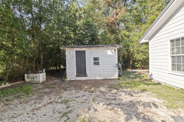 view of outbuilding