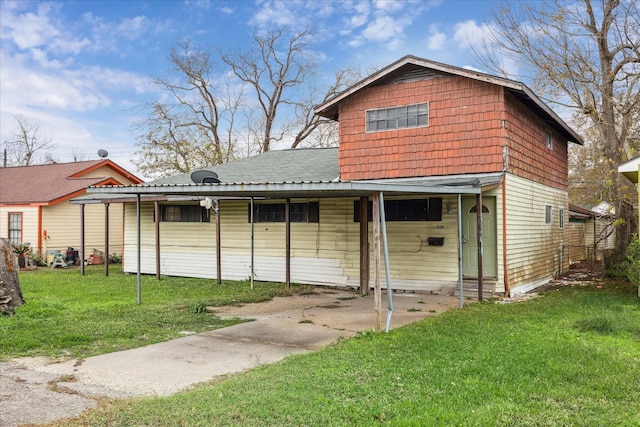 view of outdoor structure with a yard