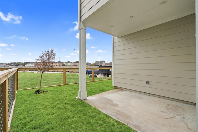 view of yard featuring a patio