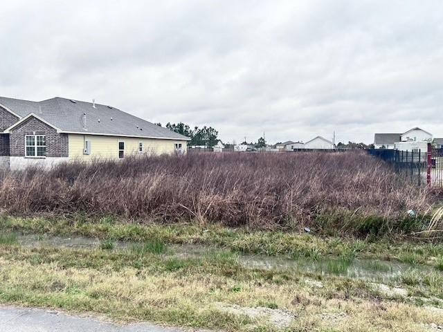 135 Rd 5116, Cleveland, TX 77327 - photo 2
