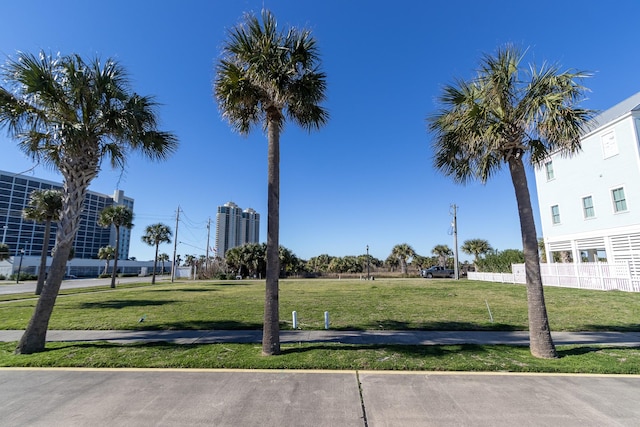 Listing photo 3 for 625 Ramsar Rd, Galveston TX 77550