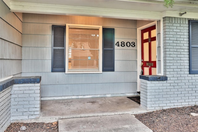 view of property entrance