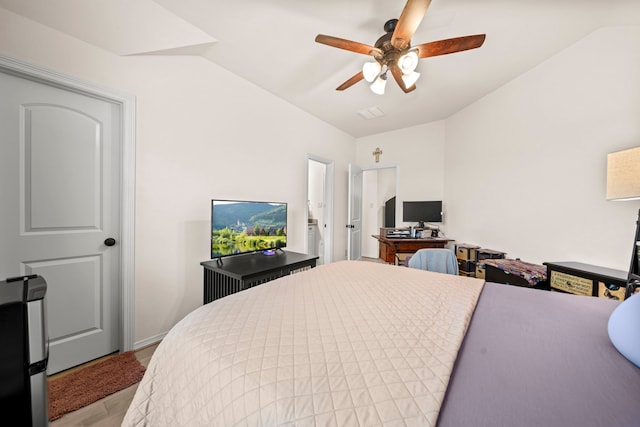 bedroom with ceiling fan