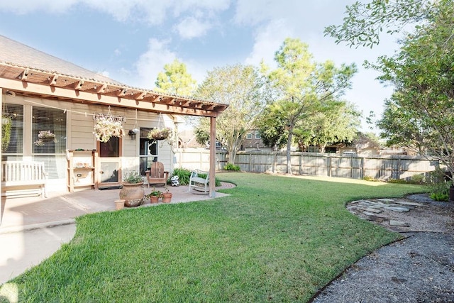 view of yard featuring a patio