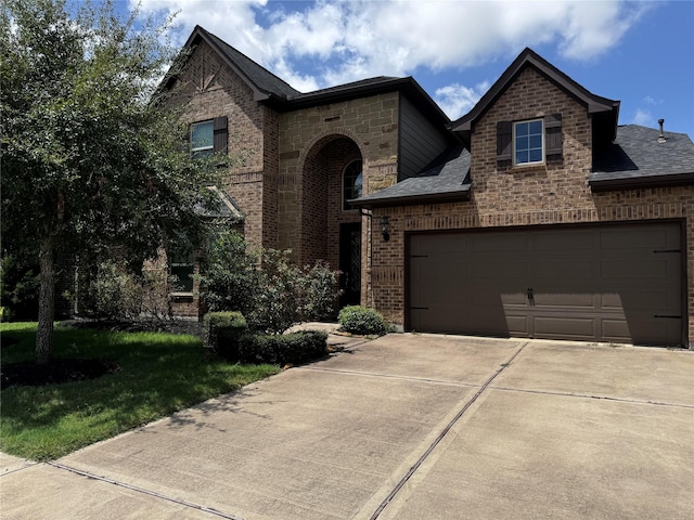 view of front of house with a front lawn