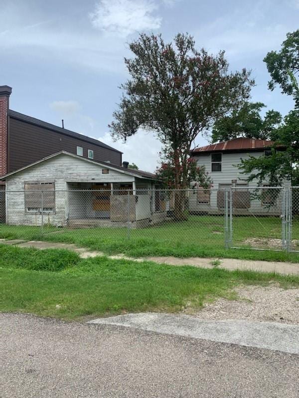 Listing photo 3 for 422 E 41st St, Houston TX 77022