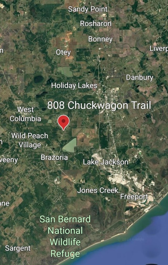 Listing photo 3 for 808 Chuckwagon Trl, Angleton TX 77515