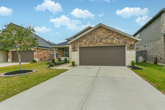 view of front of house with a front lawn