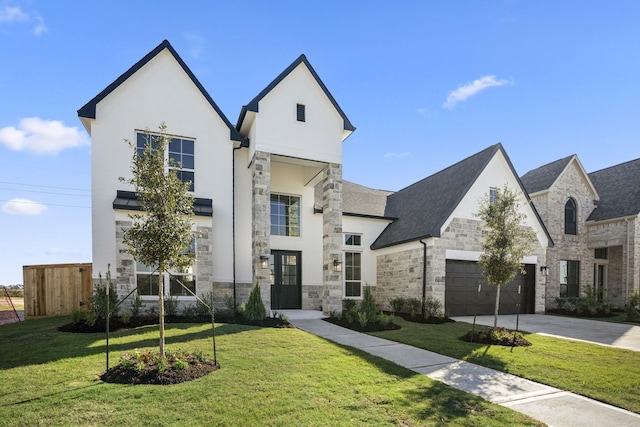 view of front facade featuring a front yard