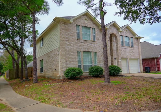 view of front property featuring a garage