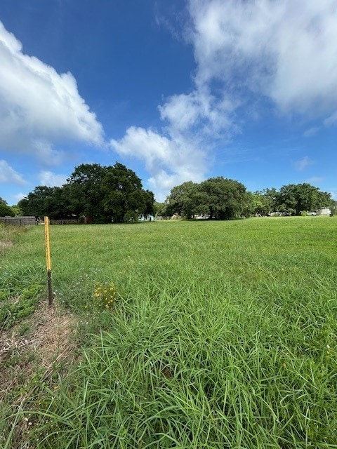 Listing photo 3 for 0 Burch Cir, Oyster Creek TX 77541