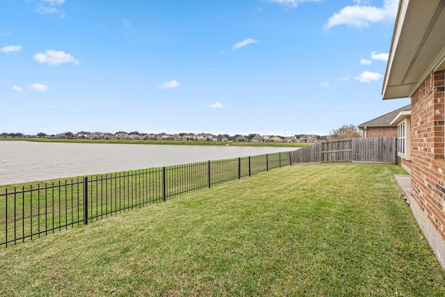 view of yard featuring a water view