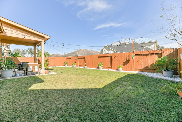 view of yard featuring a patio area