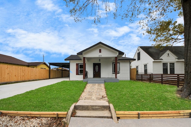 view of front of house featuring a porch and a front lawn