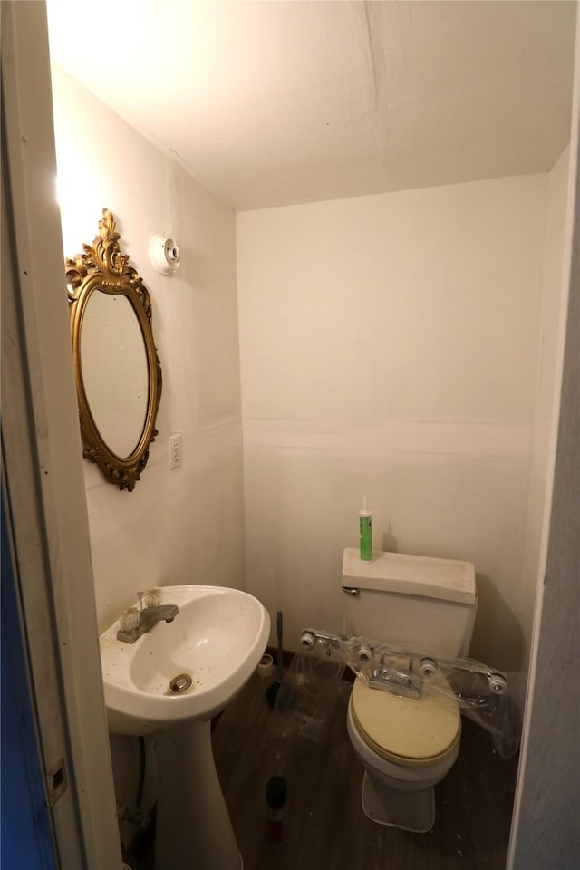 bathroom featuring toilet