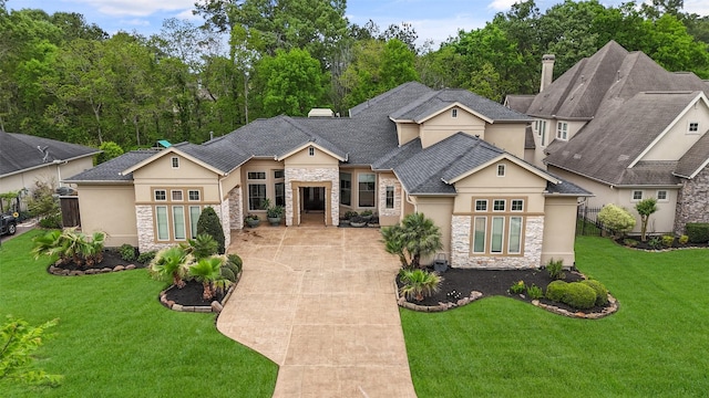 view of front of house with a front lawn