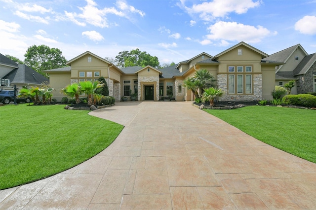 view of front of house featuring a front yard