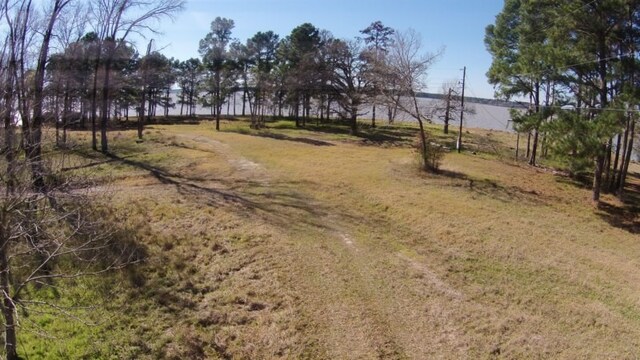 Listing photo 3 for 2405 Barretts Landing Rd, Trinity TX 75862