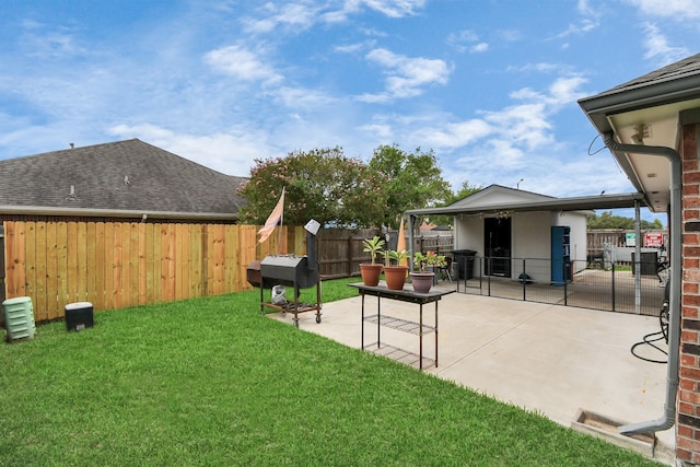 view of yard with a patio