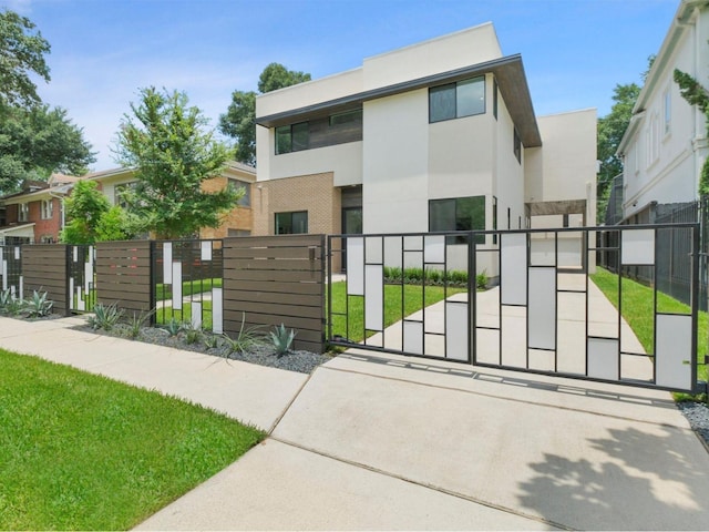 1912 Kipling St, Houston, TX 77098 - view of front of house