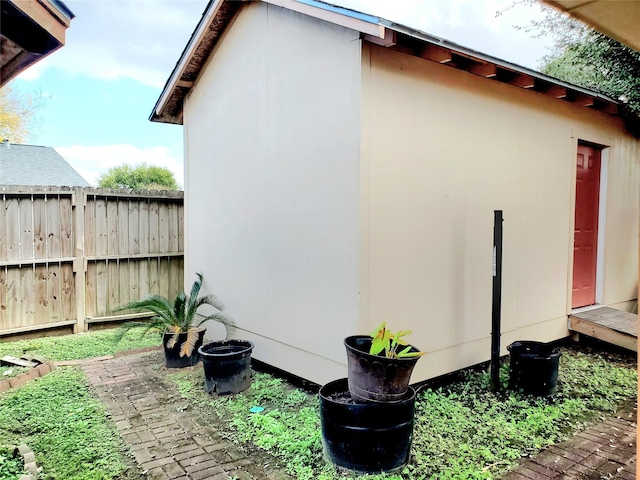 3827 Monmouth Ln, Pasadena, TX 77505 - view of outdoor structure with fence