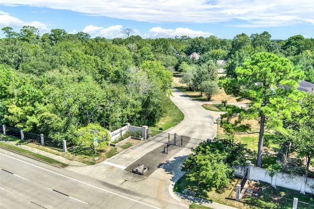 Listing photo 3 for 617 Penny Ln, Friendswood TX 77546