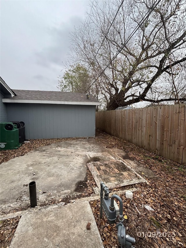 view of yard featuring a patio area and cooling unit