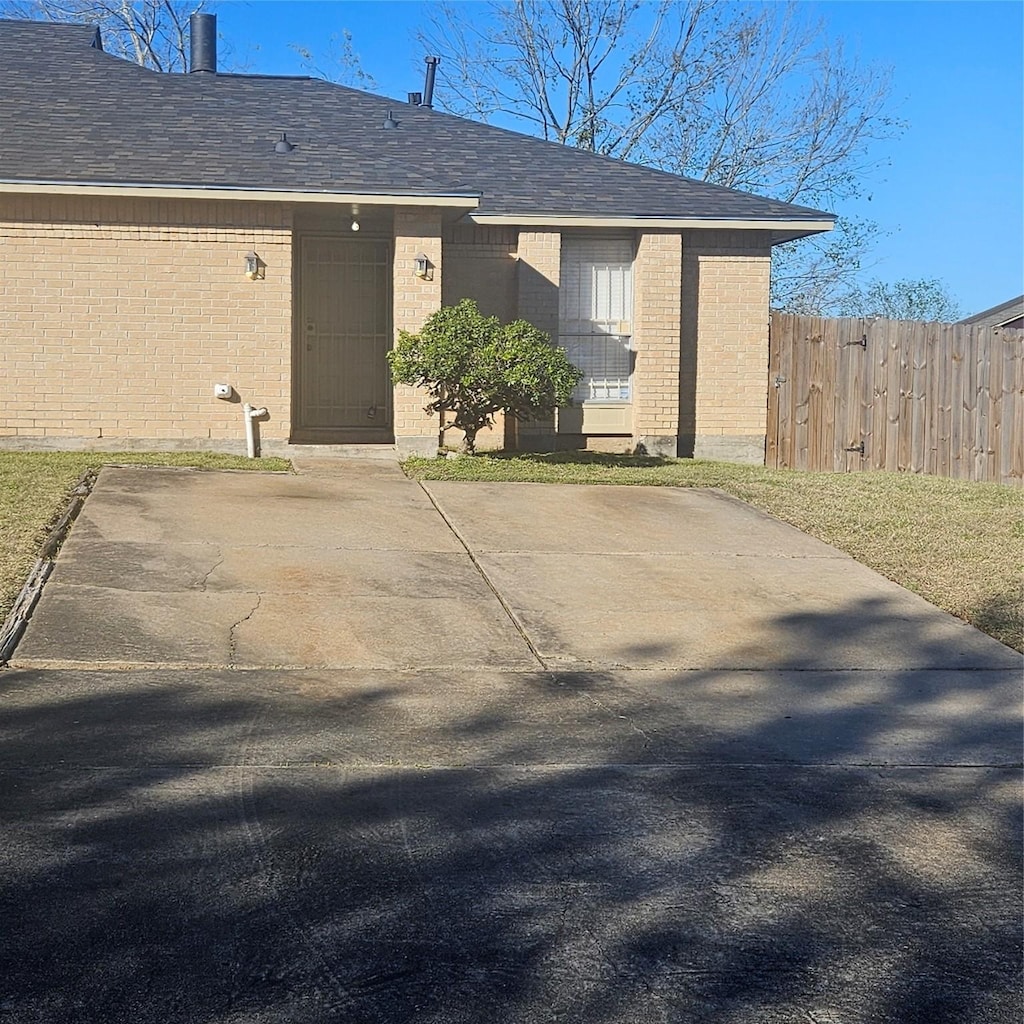 entrance to property with a patio area