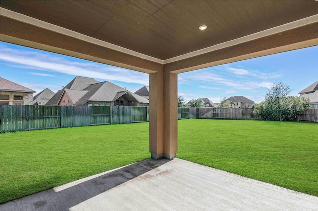 view of yard featuring a patio area