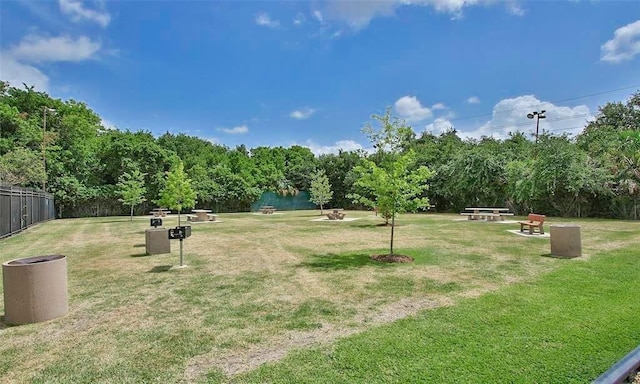 view of yard featuring a water view