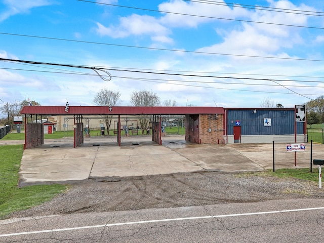 view of front of property